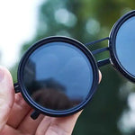 Load image into Gallery viewer, OptiShade™ – Lunettes de soleil à teinte réglable
